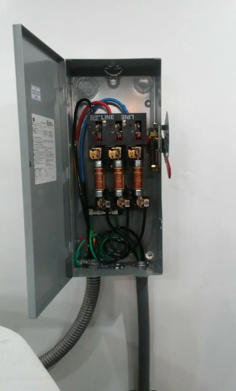 Three-phase disconnect switch installed for Electrical Wiring & Rewiring in Lithopolis